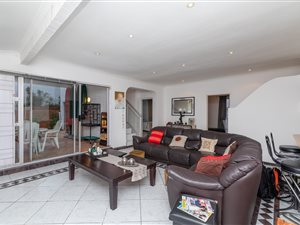 4 Bed House in University Estate