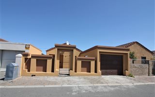 3 Bedroom House in Highbury
