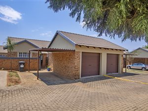 2 Bed Townhouse in Honeydew Manor
