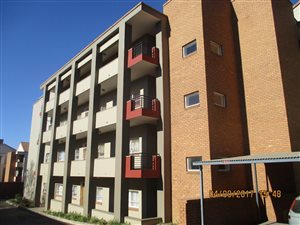 2 Bed Apartment in Waterkloof Glen