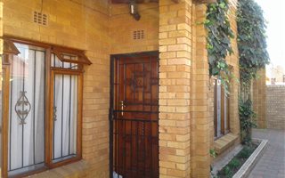 2 Bedroom House in Meadowlands
