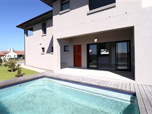 4 Bed House in Glen Gariff