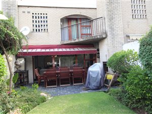 3 Bed Townhouse in Solridge