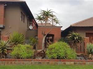4 Bedroom House in Glen Lauriston