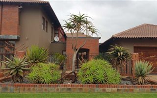 4 Bedroom House in Glen Lauriston