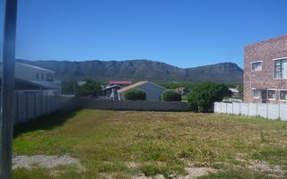 595 m² Land available in De Kelders