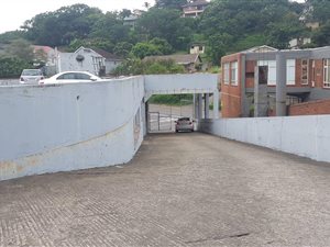 587 m² Industrial space in Park Hill