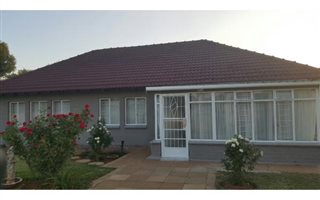 3 Bedroom House in Stilfontein