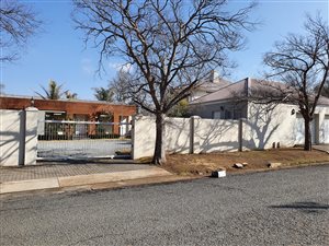 4 Bed House in Queenstown Central