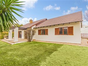 3 Bed House in Craighall Park