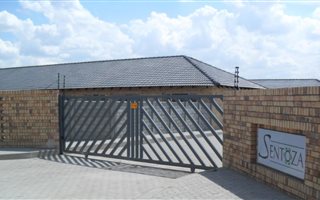 2 Bedroom Townhouse in Vaalpark