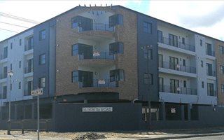 2 Bedroom Apartment in Tableview