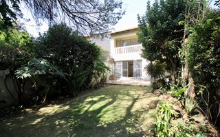 3 Bedroom Townhouse in Waterkloof Heights