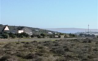 2 ha Land available in Long Acres