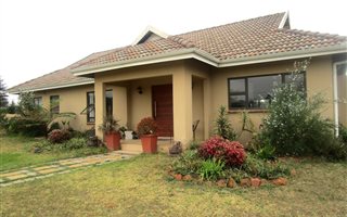 2.2 ha Smallholding in Howick