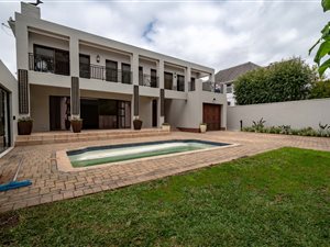 4 Bed House in Bishopscourt Village
