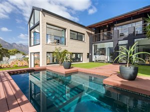 5 Bed House in Kronenzicht