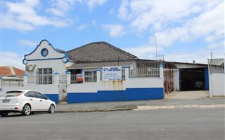 680 m² Office Space in Quigney