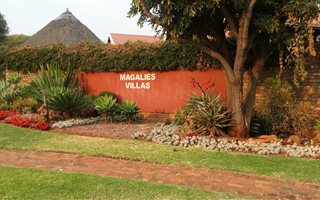 3 Bedroom Townhouse in Magalieskruin
