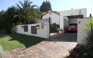 3 Bedroom House in Bromhof