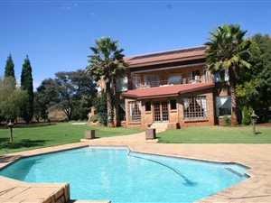 6 Bedroom House in Blue Saddle Ranches