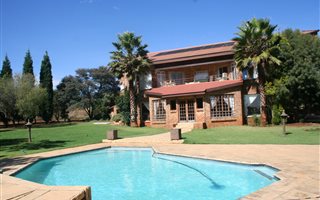 6 Bedroom House in Blue Saddle Ranches