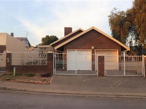 4 Bed House in Coronationville