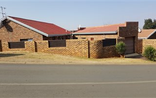 4 Bedroom House in Pimville