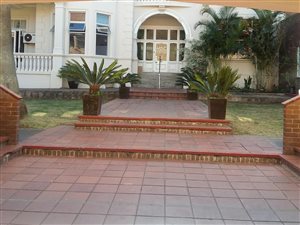 240 m² Commercial space in Southernwood