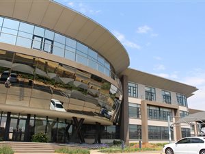 866 m² Office Space in Parkhaven