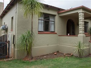 3 Bed House in Krugersdorp Central