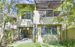 3 Bedroom Cluster in Fourways Gardens
