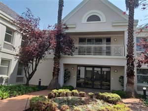 200 m² Commercial space in Houghton Estate