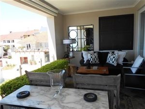 2 Bed Apartment in Richmond Hill