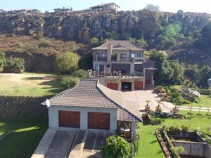 4 Bed House in Aqua Vista