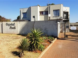 3 Bed Duplex in Pierre van Ryneveld