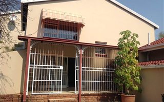 3 Bedroom Duplex in Waterkloof Glen