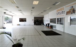 1450 m² Office Space in Alton