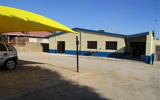 250 m² Commercial space in Horison
