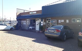152 m² Commercial space in Zwartkop