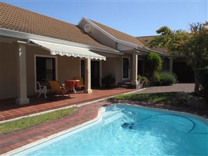 4 Bed House in Hermanus Heights