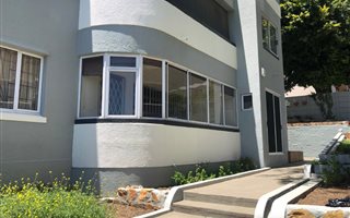 2 Bedroom Apartment in Vredehoek