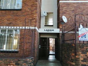 1.5 Bed Apartment in Turffontein