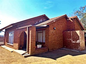 3 Bed House in Ehrlich Park