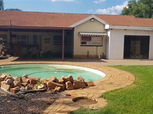 4 Bed House in Sinoville