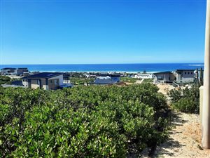 562 m² Land available in Stilbaai