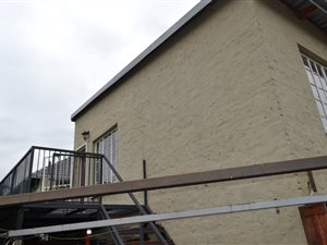 Bachelor apartment in Newlands