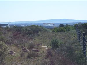 2.1 ha Land available in Long Acres