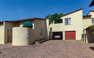 3 Bedroom Townhouse in Epsom Downs