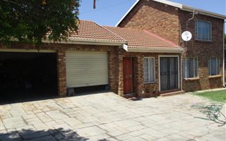3 Bedroom House in Thatchfield